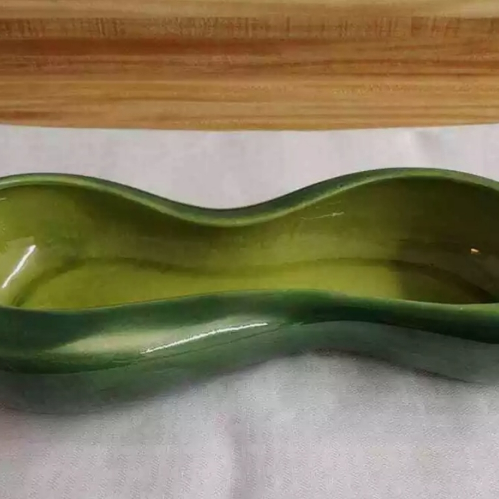 Vintage Royal Haeger amorphic console bowl; green/chartreuse.